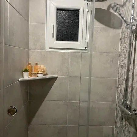 Cozy In Apartment *